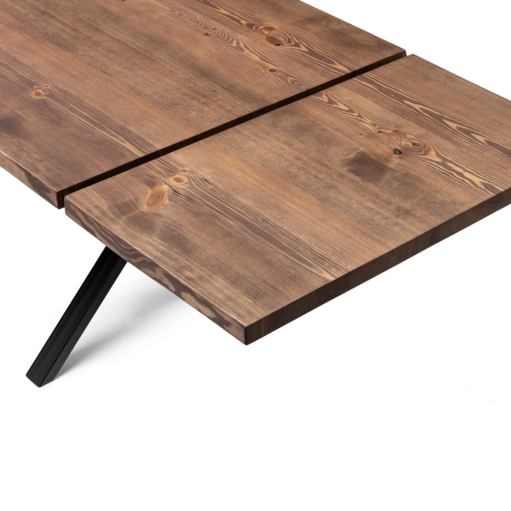 Mørkolieret plankebord i fyrretræ 4 cm