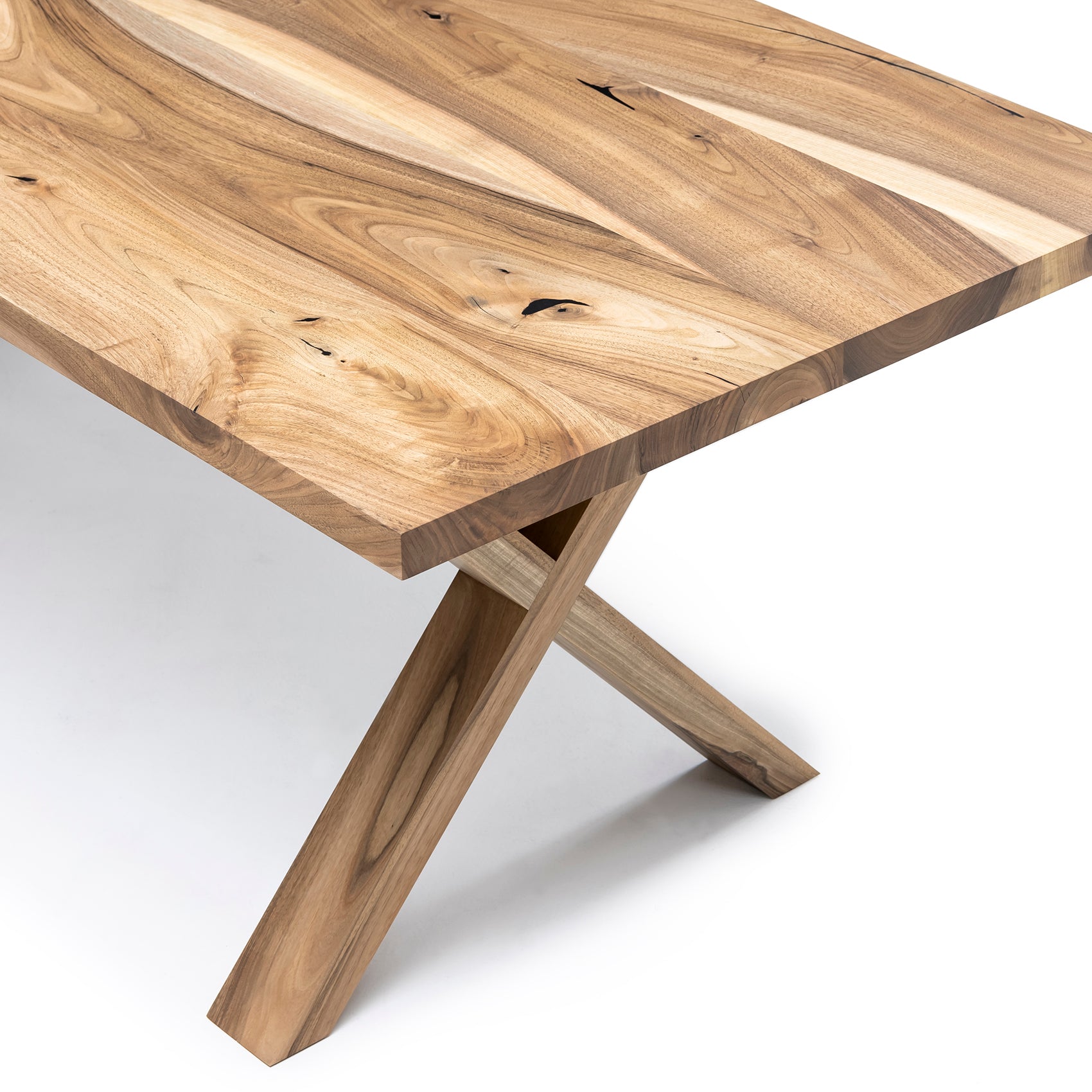Naturolieret plankebord i europæisk valnød 4 cm